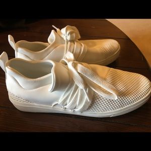 Slip on sneaker - size 8